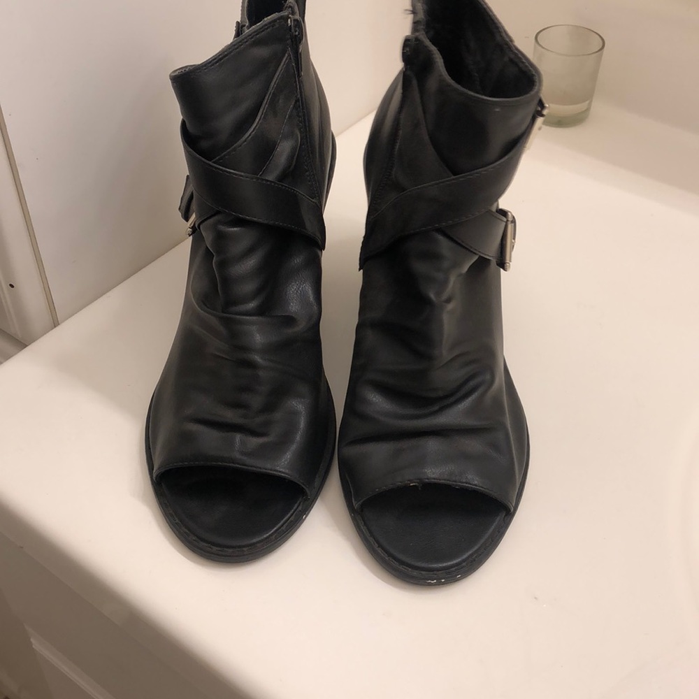 Open toe ankle bootie